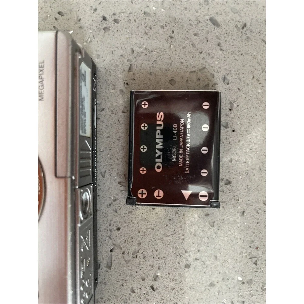 Olympus Digital Camera SP 700 6.0MP with Battery Untested READ